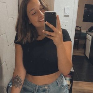 Meet your Posher, Ariane